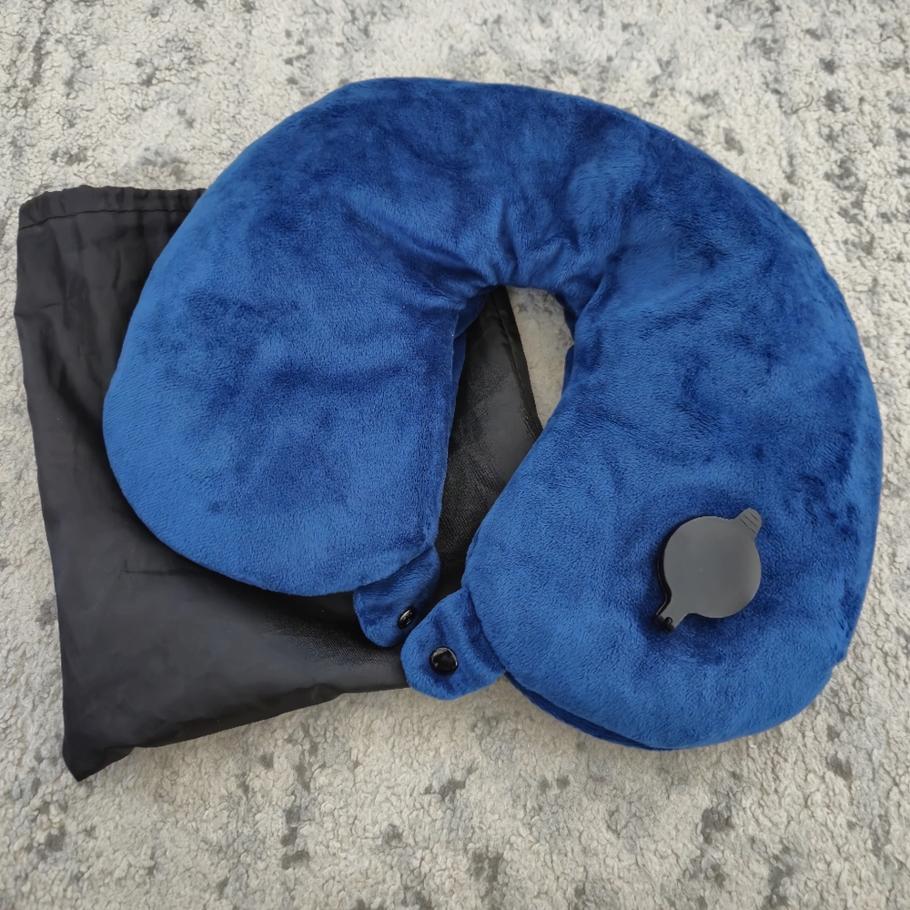 Travel Smart By Conair EZ Inflate Neck Rest Blue*****the button doesn't snap